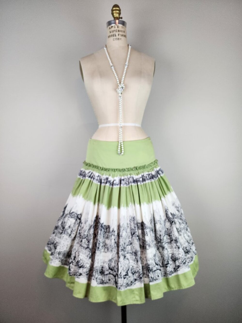 Vintage Conversation Circle A Line Skirt In Green by Odille Anthropologie * 6
